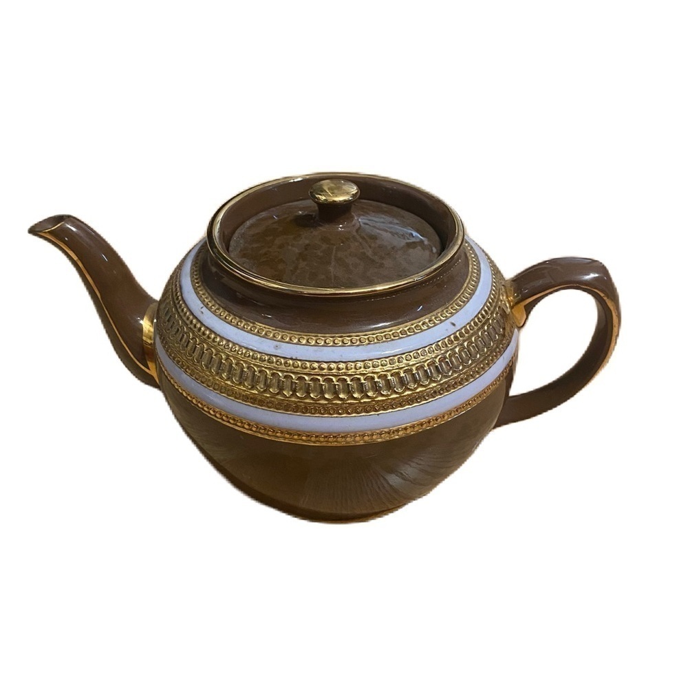 Vintage Sadler Queen of England Ceramic Tea Pot #2305 Brown with Gold